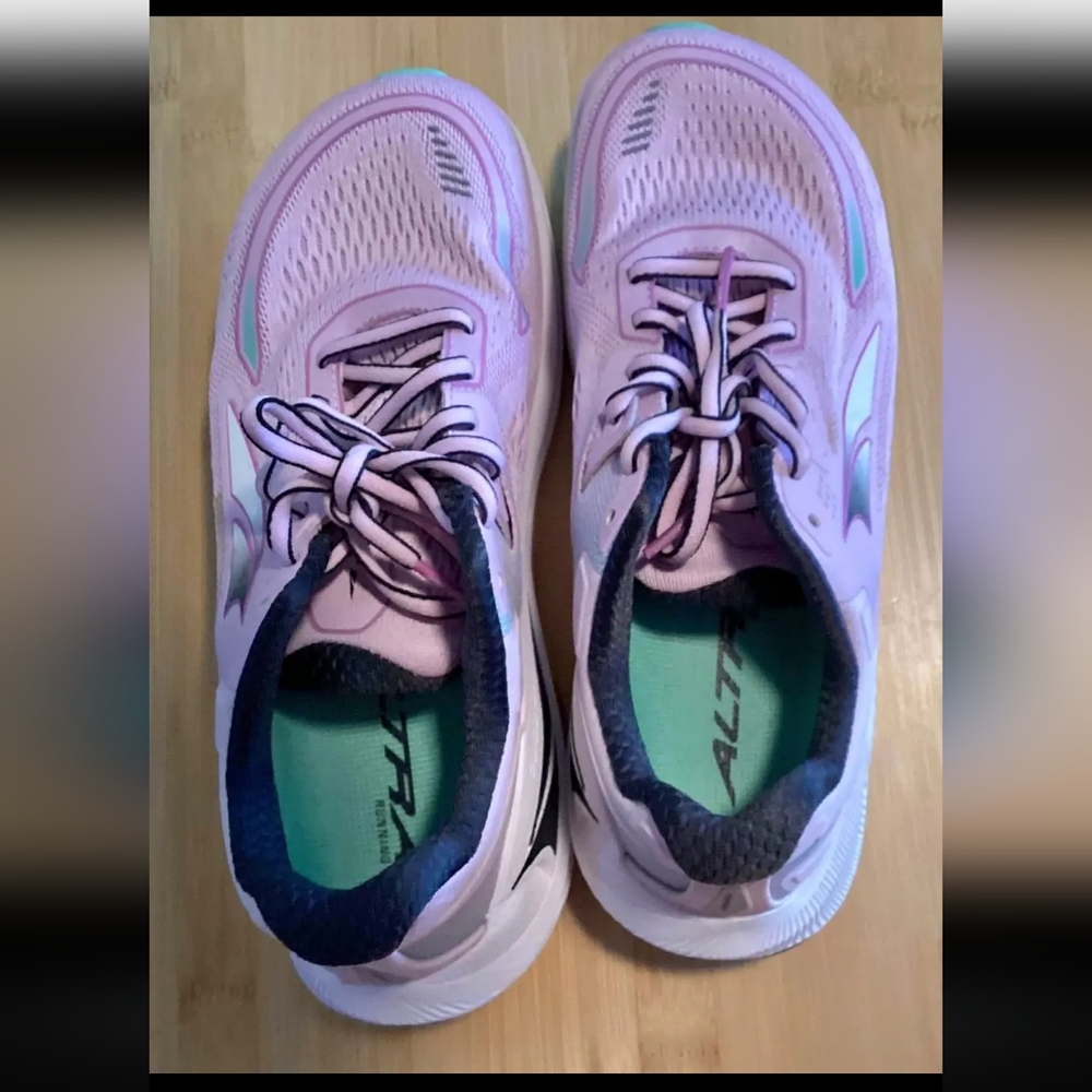 New Without Box Altra Paradigm 6 Women's Sneakers, Size 8.5